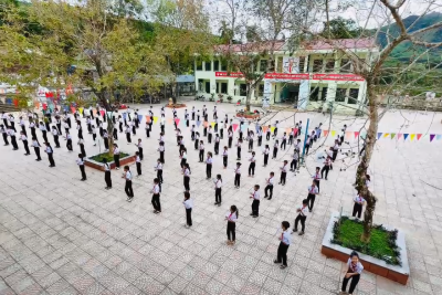 Liên Đội tập 2 bài múa để đồng diễn trong ngày hội “Thiếu nhi vui khoẻ – Tiến bước lên đoàn”